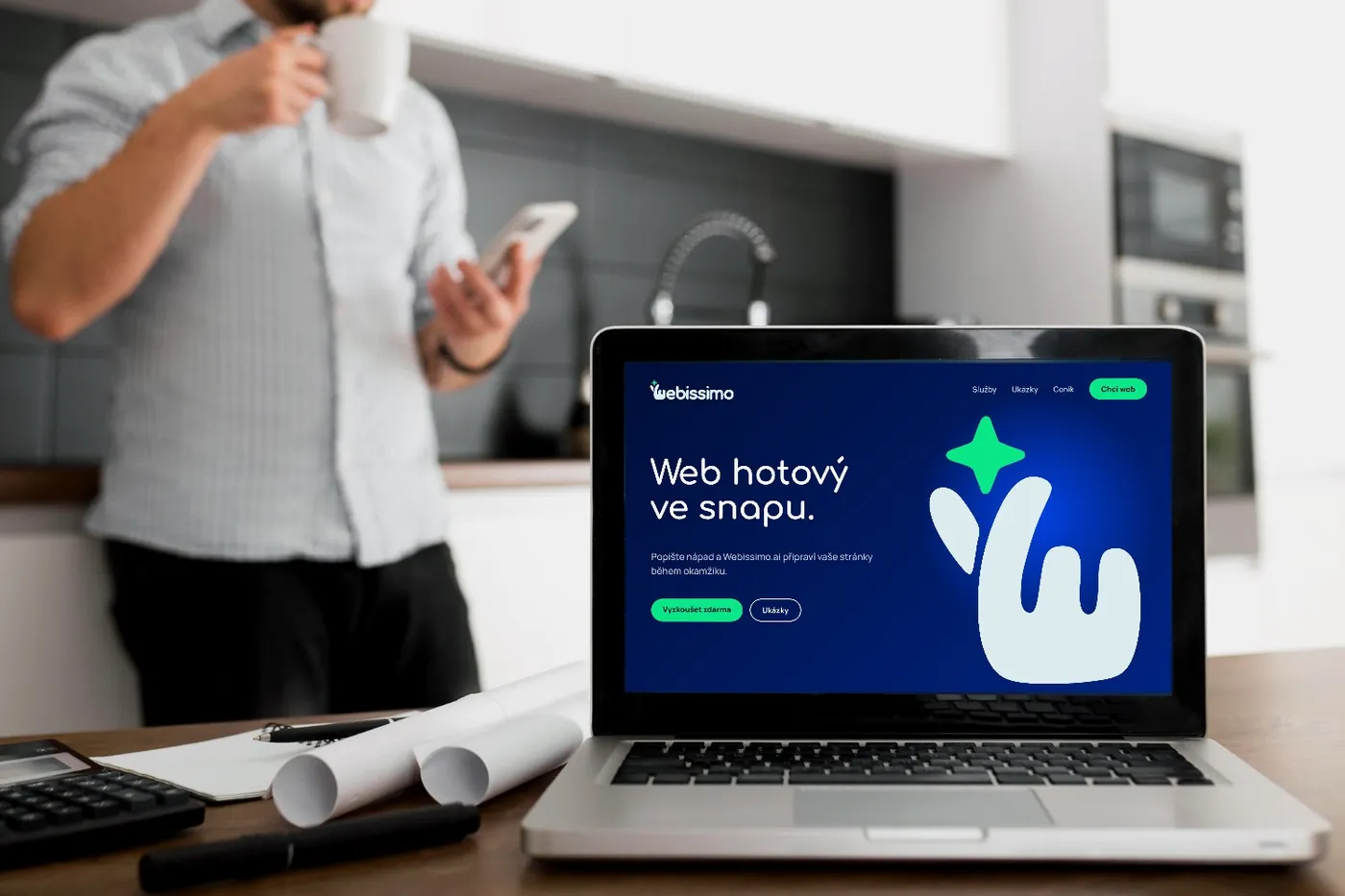 Notebook s úvodní stránkou Webissimo.ai a logem